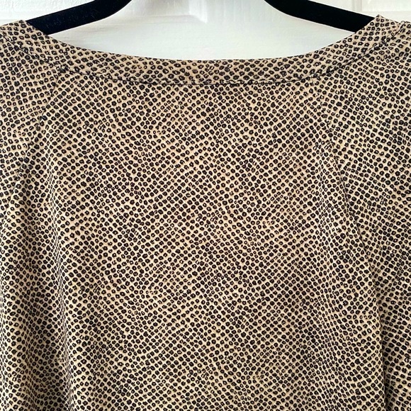 ✨Host Pick✨Michael Kors Snake Print Chain Cutout Top - Picture 13 of 16